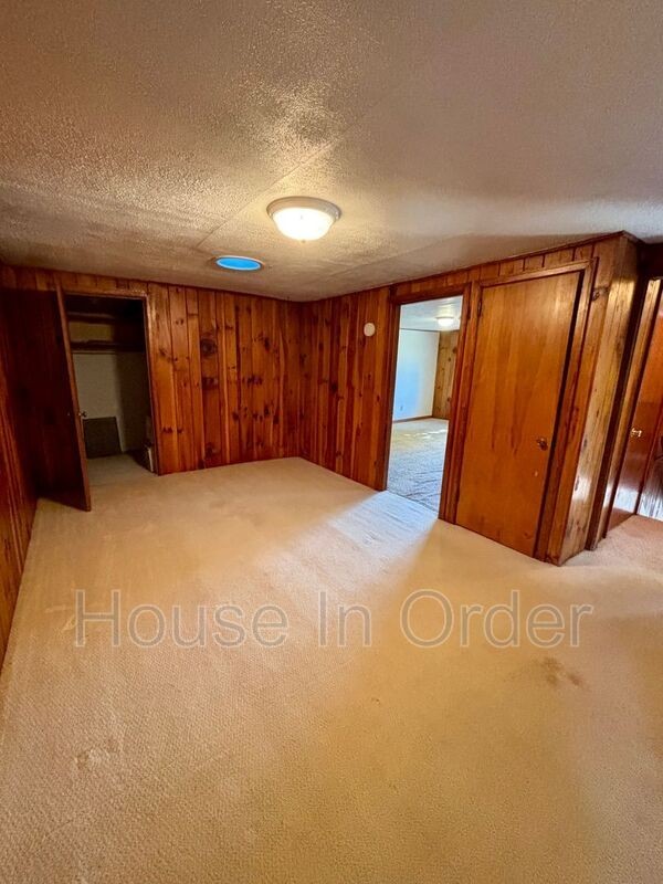 105 Lakewood Dr #4 - Photo 6 of 22