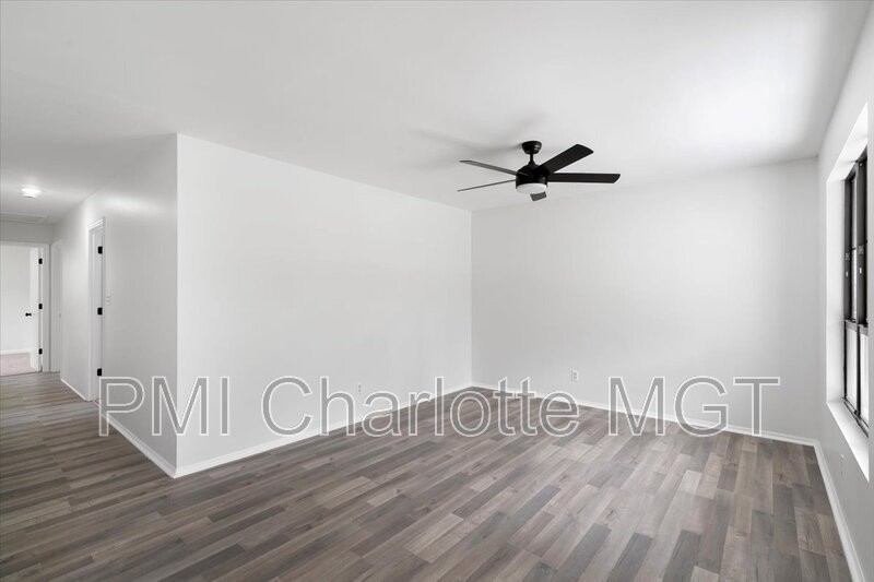 2117 Wilson Ave - Photo 4 of 25