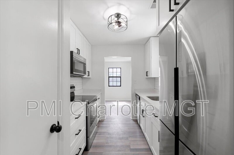 2117 Wilson Ave - Photo 6 of 25