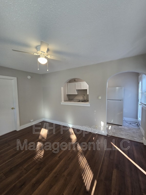 540 S Bluff Ave #1 - Photo 4 of 14