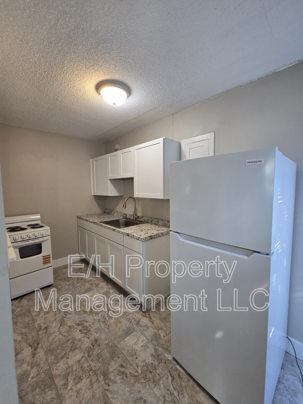 540 S Bluff Ave #1 - Photo 6 of 14