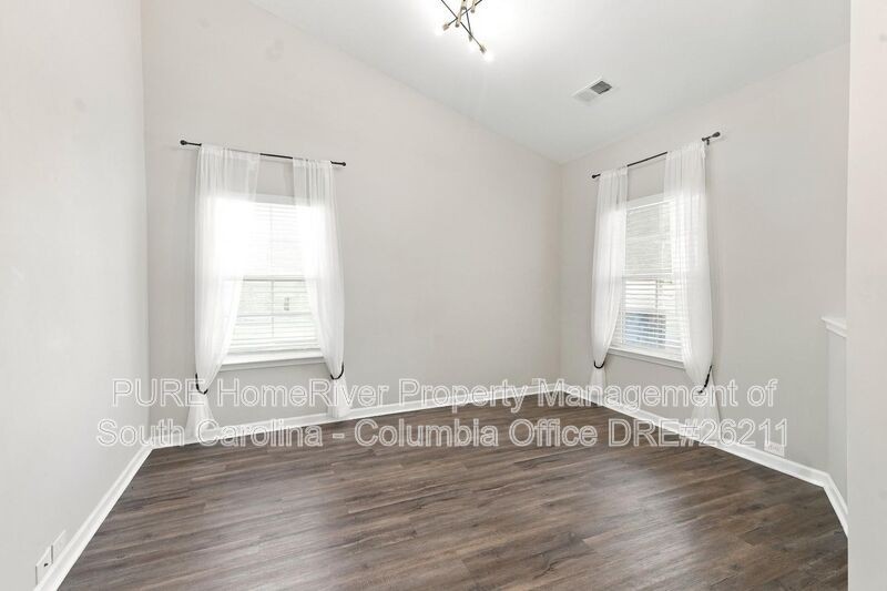 1028 Warbler Ln - Photo 2 of 18