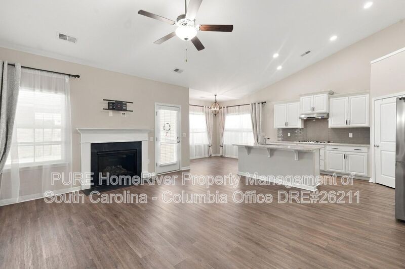 1028 Warbler Ln - Photo 3 of 18