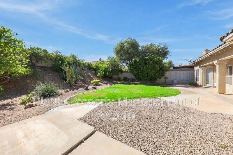 1619 E Kathleen Rd - Photo 3 of 21