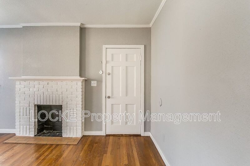 3204 Rogers Ave - Photo 4 of 14