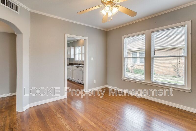 3204 Rogers Ave - Photo 7 of 14