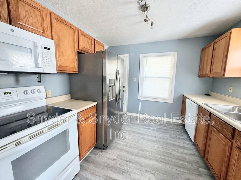 1543 Sunset Ave - Photo 3 of 22