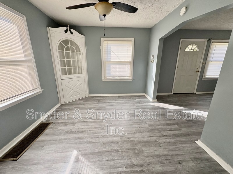 1543 Sunset Ave - Photo 4 of 22