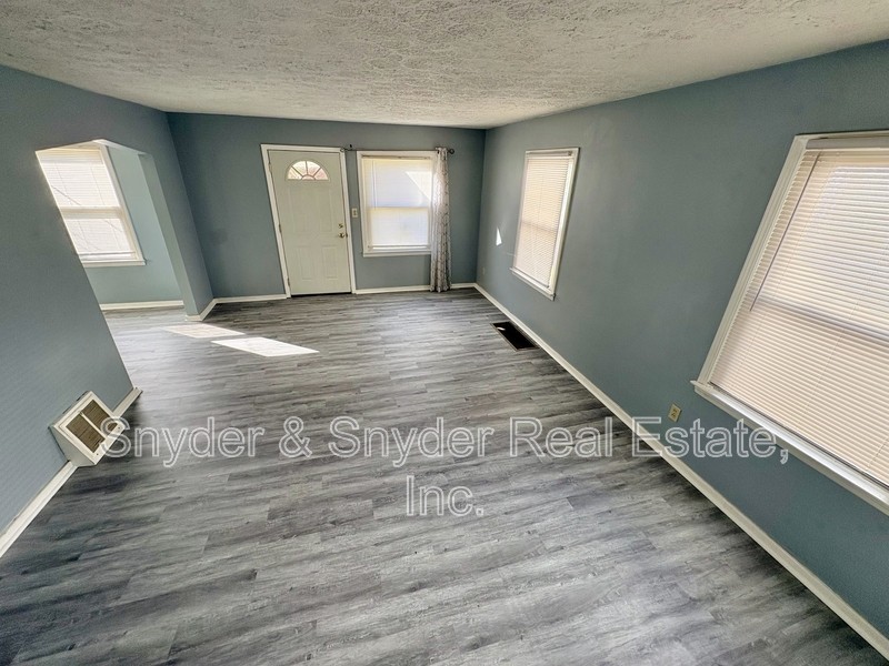 1543 Sunset Ave - Photo 7 of 22
