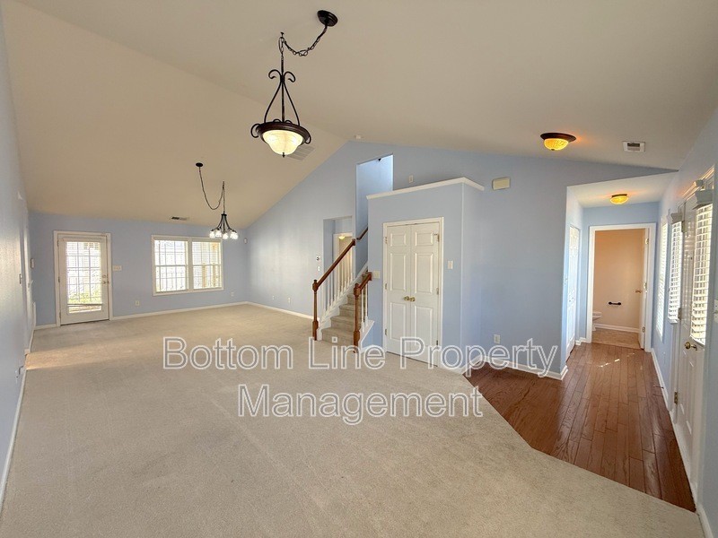 3131 Ocalle Ln - Photo 4 of 24