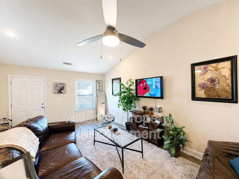 2247 Archer Ln - Photo 3 of 12
