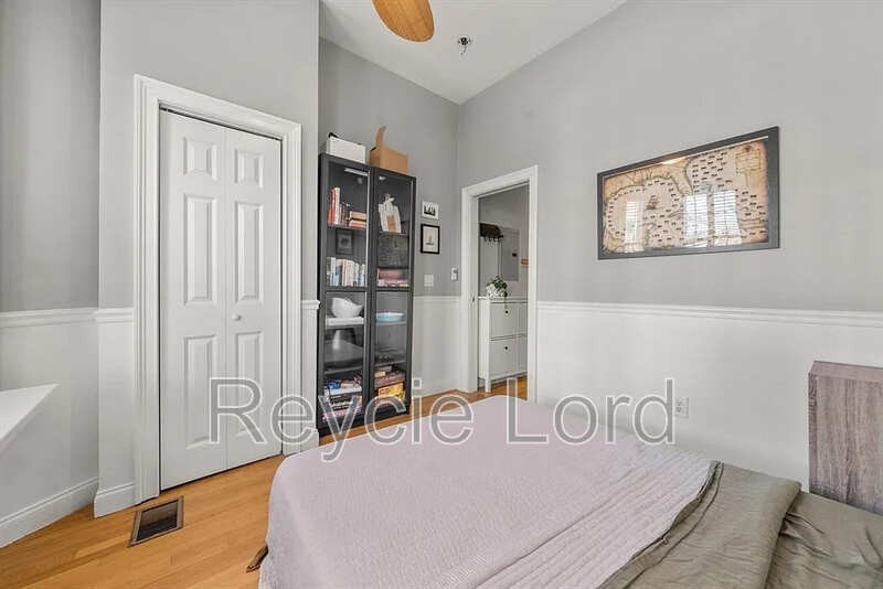 691 E 8th St #1 - Photo 7 of 8