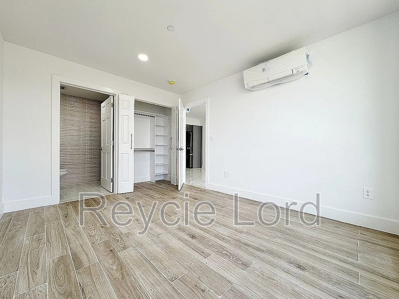 2819 W 17th St #3A - Photo 2 of 9