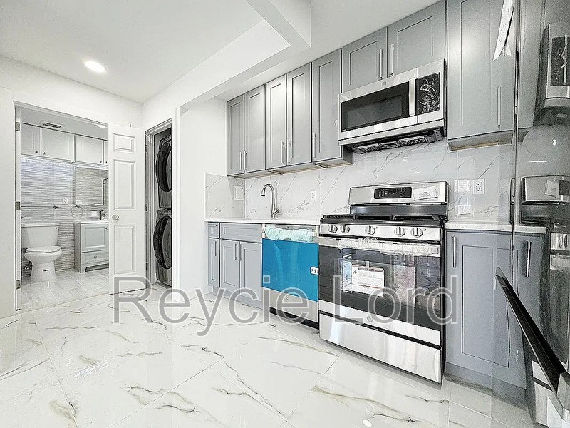 2819 W 17th St #3A - Photo 6 of 9