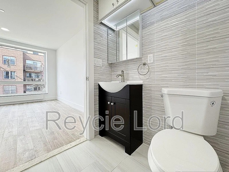 2819 W 17th St #3A - Photo 7 of 9