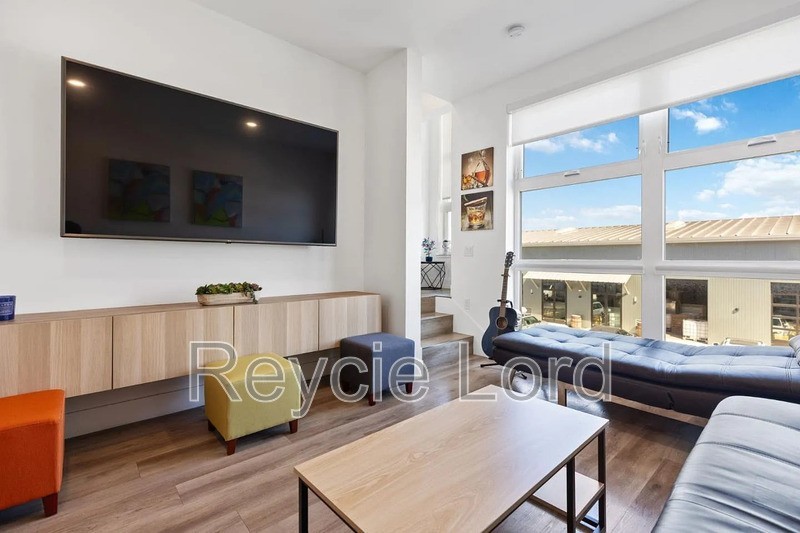 202 Panetta Ave #1 - Photo 4 of 10