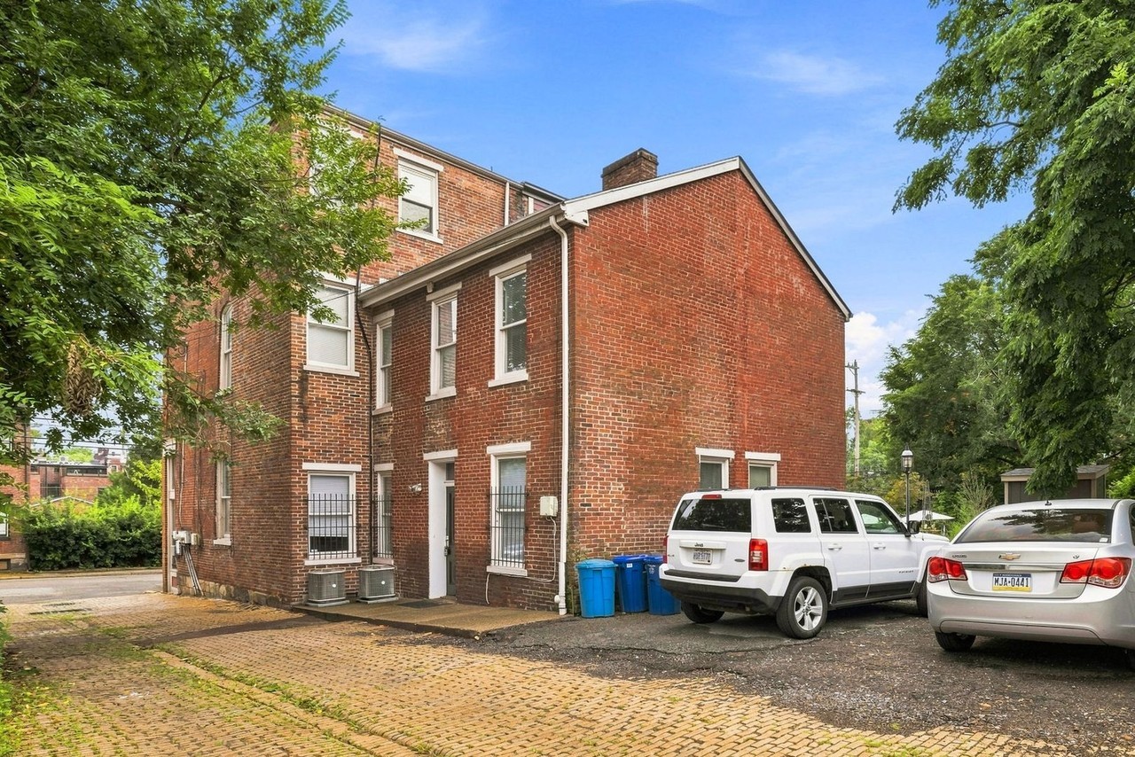 614 Jacksonia Street - Photo 4 of 32