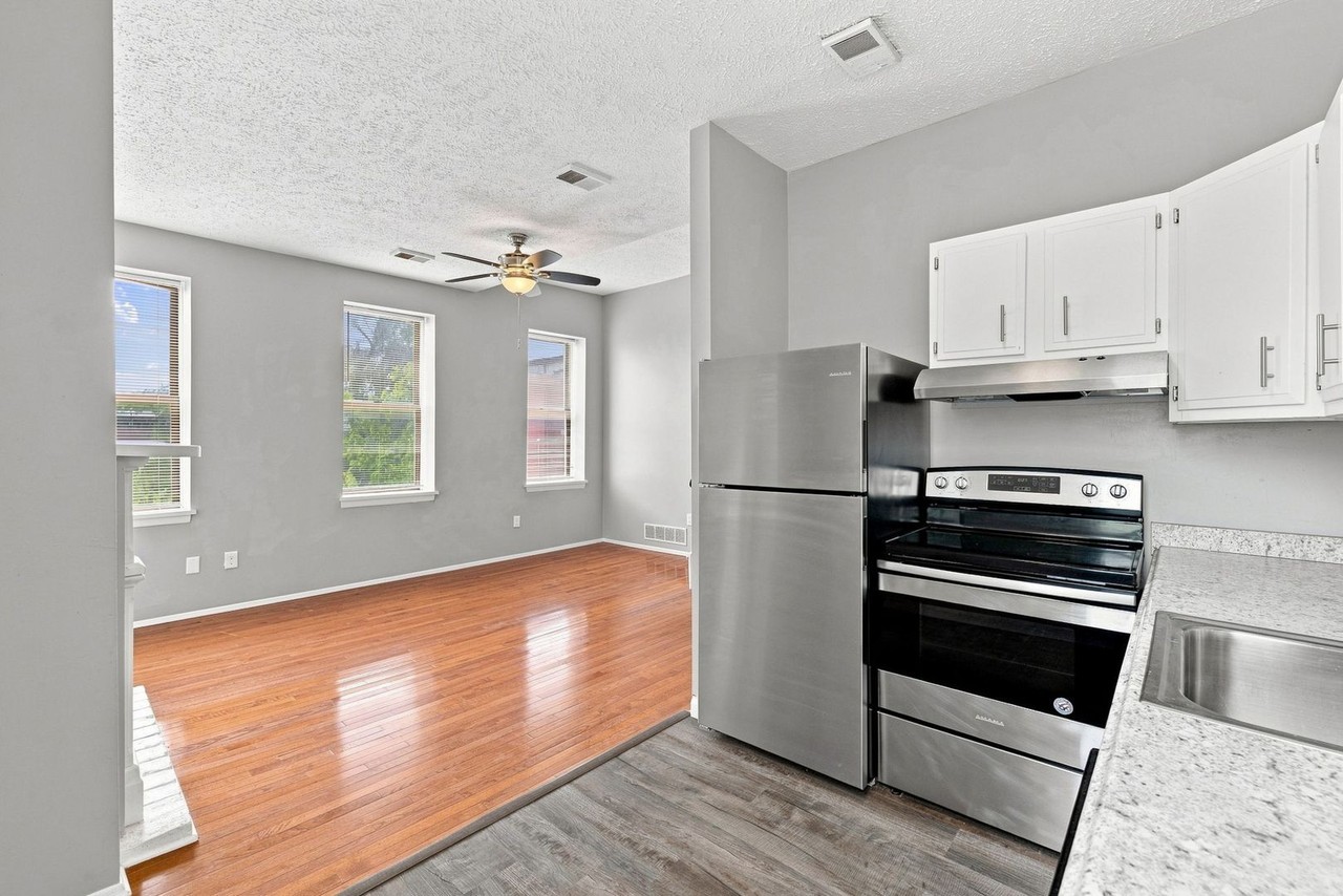 614 Jacksonia Street - Photo 6 of 32