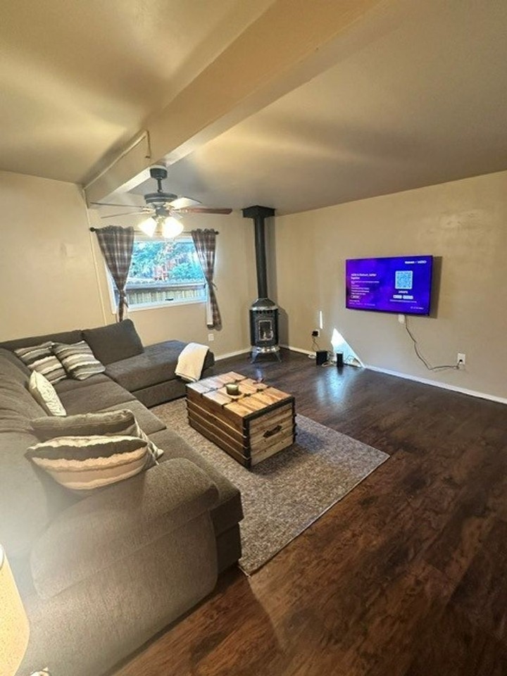 610 Glorene Ave - Photo 4 of 9