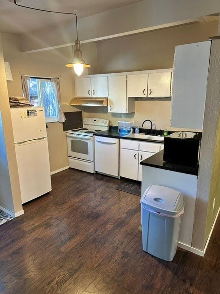 610 Glorene Ave - Photo 6 of 9