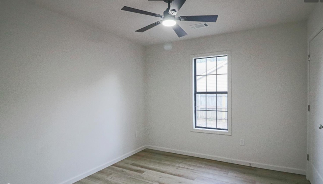 124 Jennifer St - Photo 7 of 10