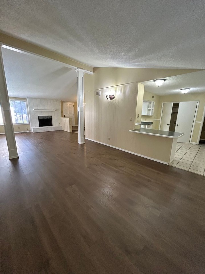 311 Briarwood Ct - Photo 5 of 18
