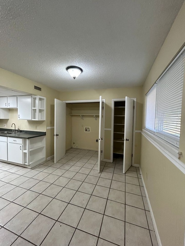 311 Briarwood Ct - Photo 6 of 18