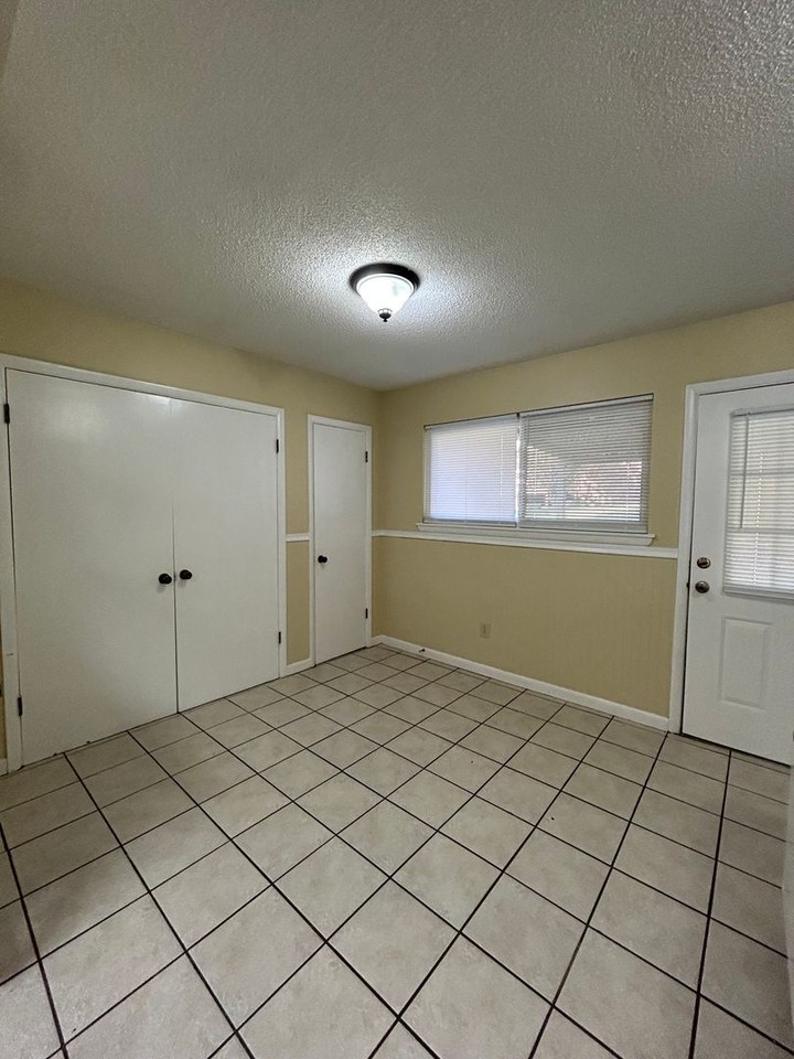 311 Briarwood Ct - Photo 7 of 18