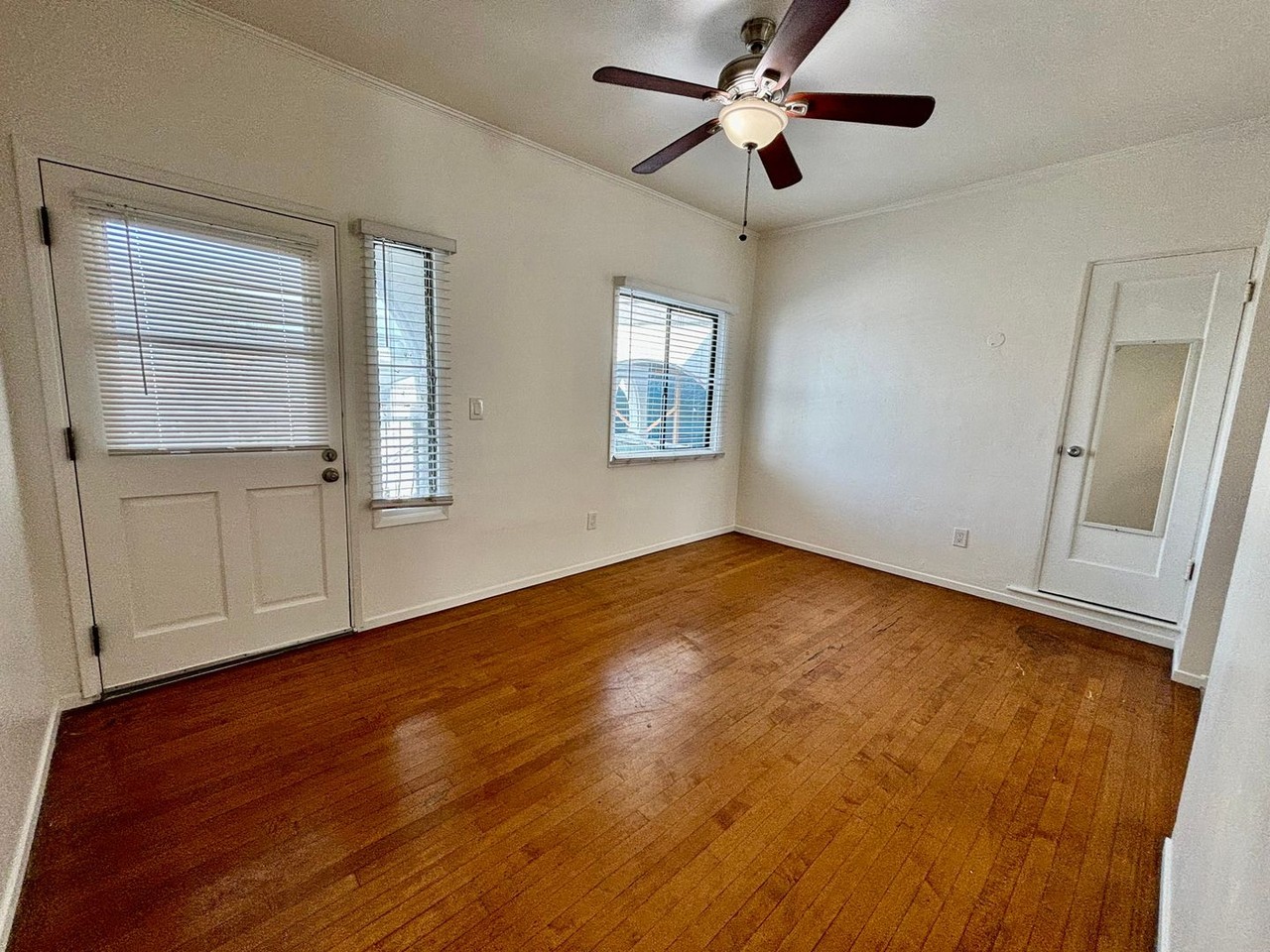 4118 Adams Ave - Photo 3 of 11