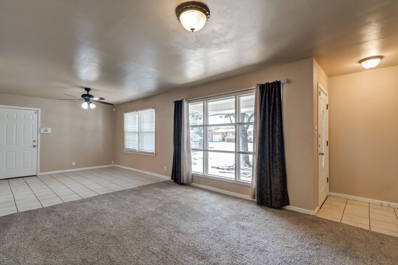4205 39th St - Photo 3 of 26