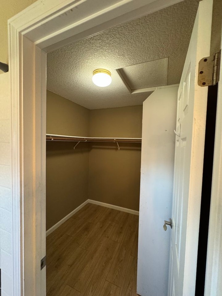 165 Sterling Oak Dr - Photo 5 of 13
