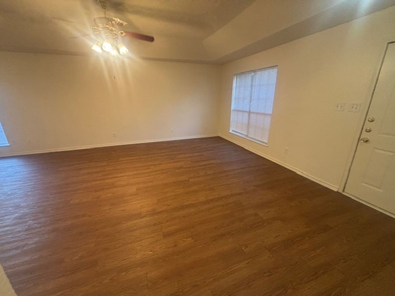 6948 Bentley Ave - Photo 2 of 23