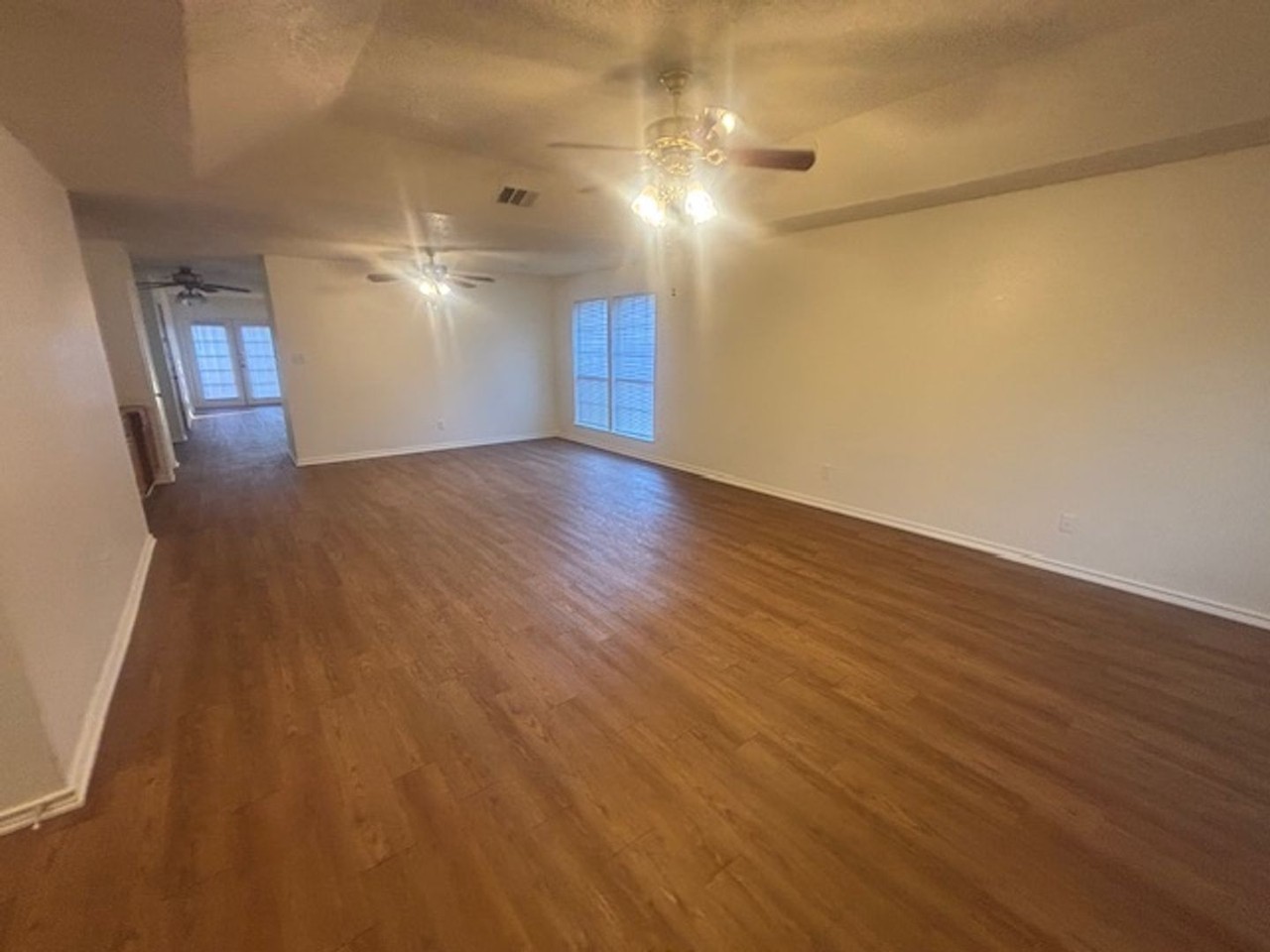 6948 Bentley Ave - Photo 4 of 23