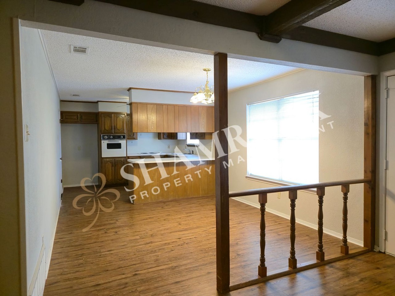 316 Crockett Ln - Photo 5 of 14
