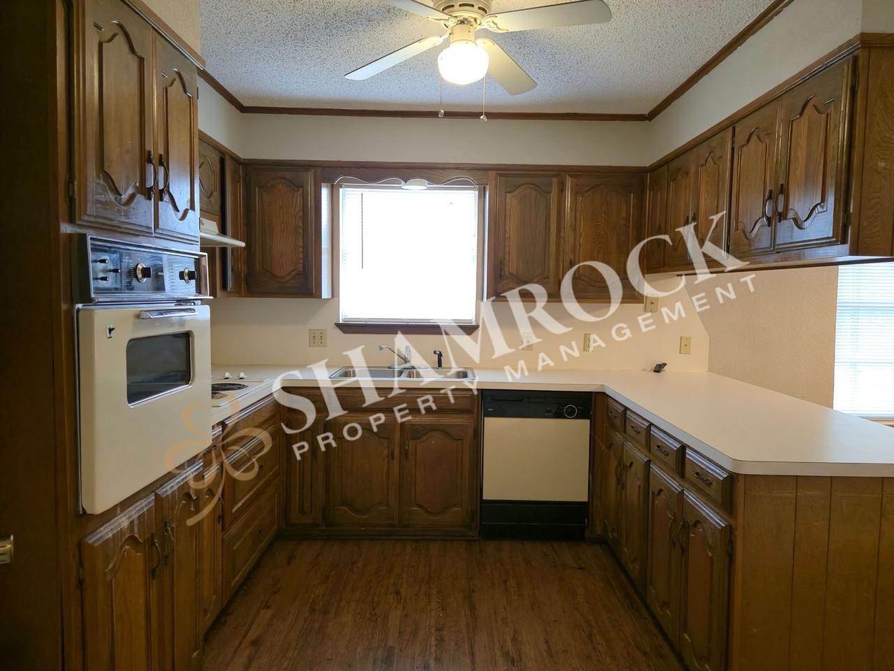 316 Crockett Ln - Photo 7 of 14