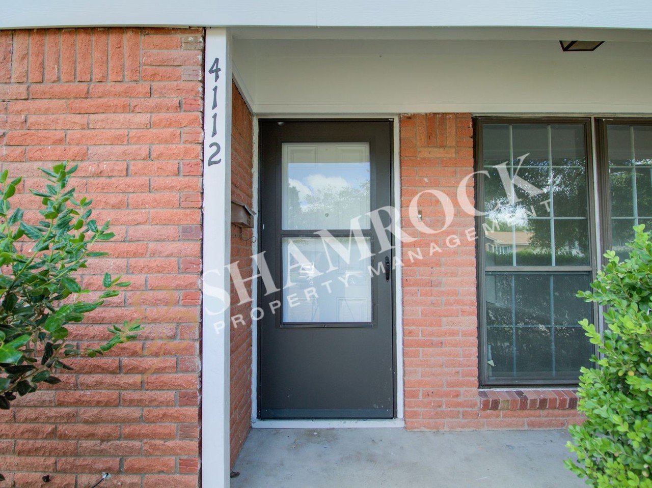 4112 Brookcrest Cir - Photo 3 of 17