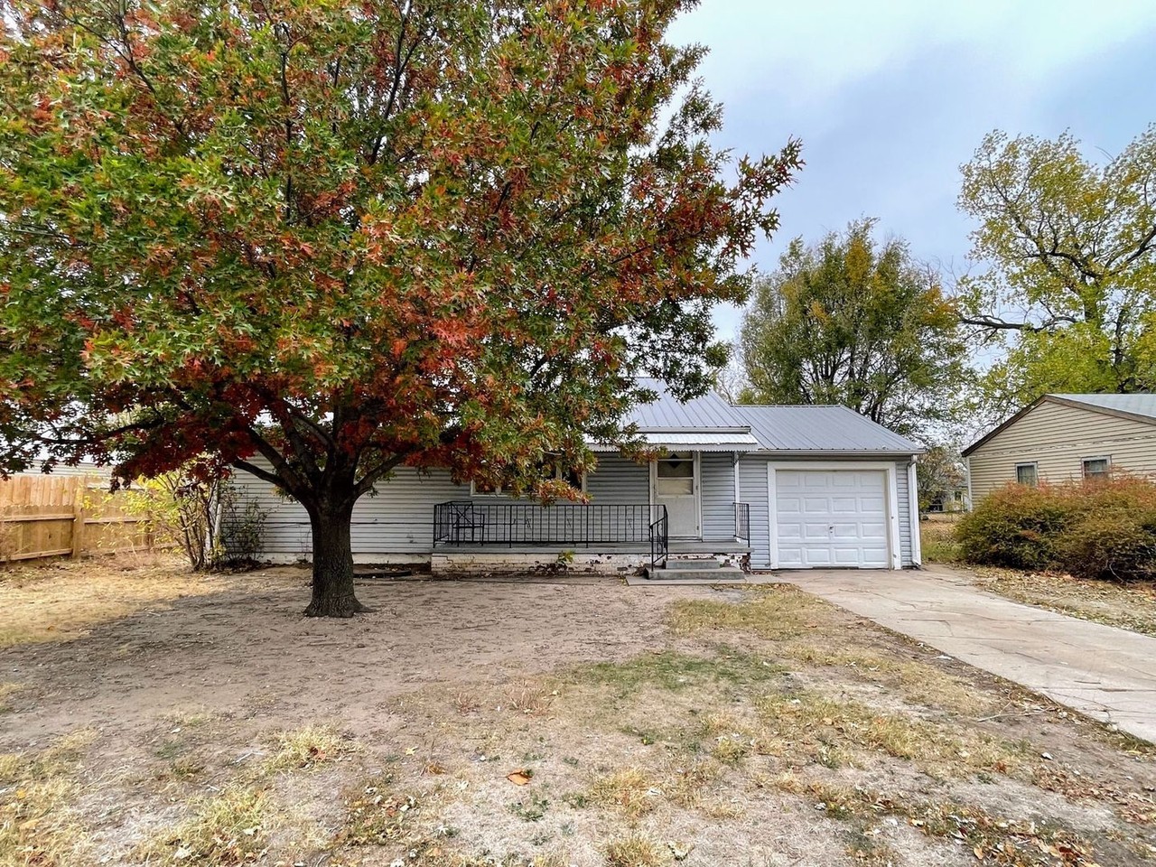 1505 Marland St - Photo 2 of 22