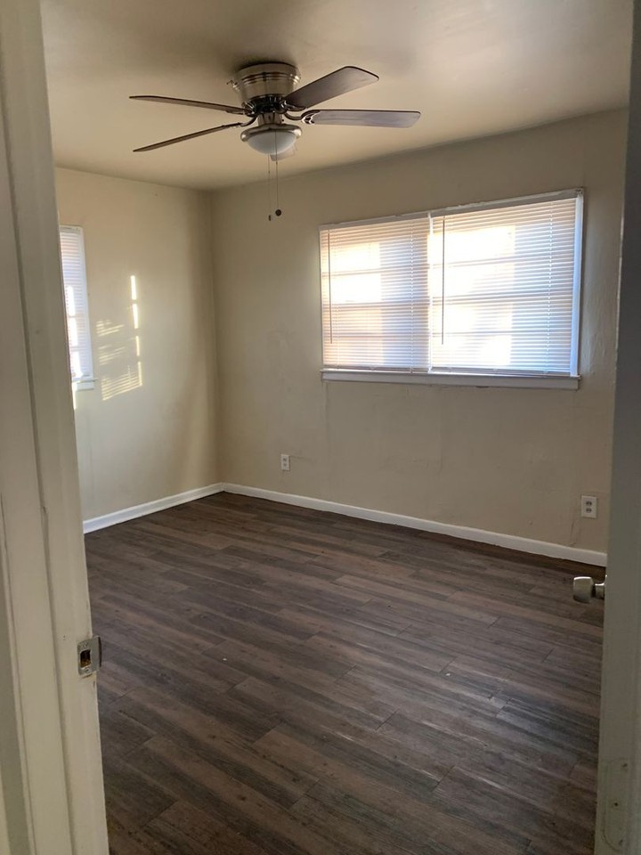 1705 E 29th St - Photo 5 of 8