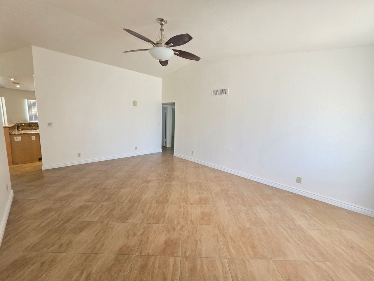 10640 E Becker Ln - Photo 4 of 22
