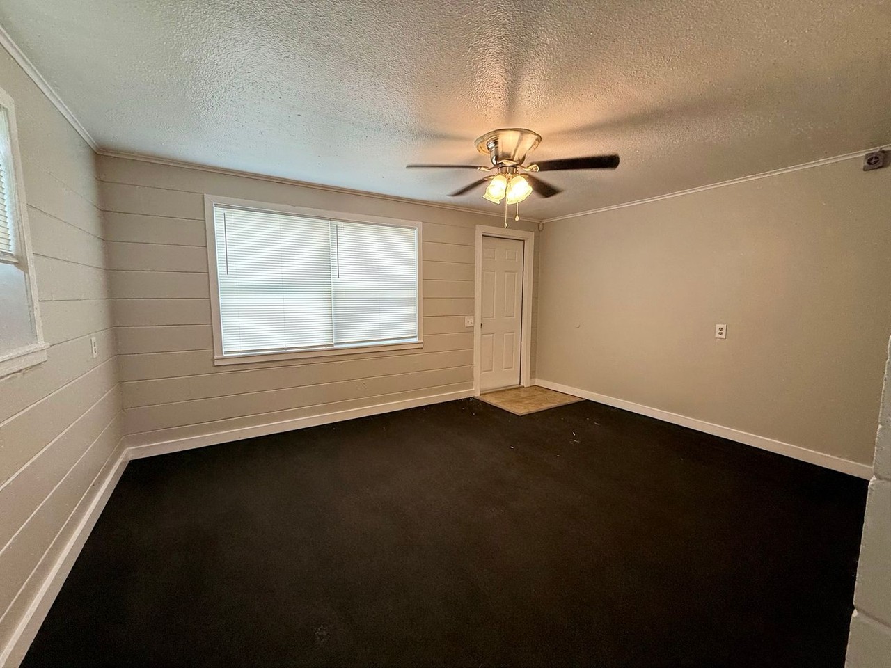 3310 Fern Dr - Photo 3 of 13