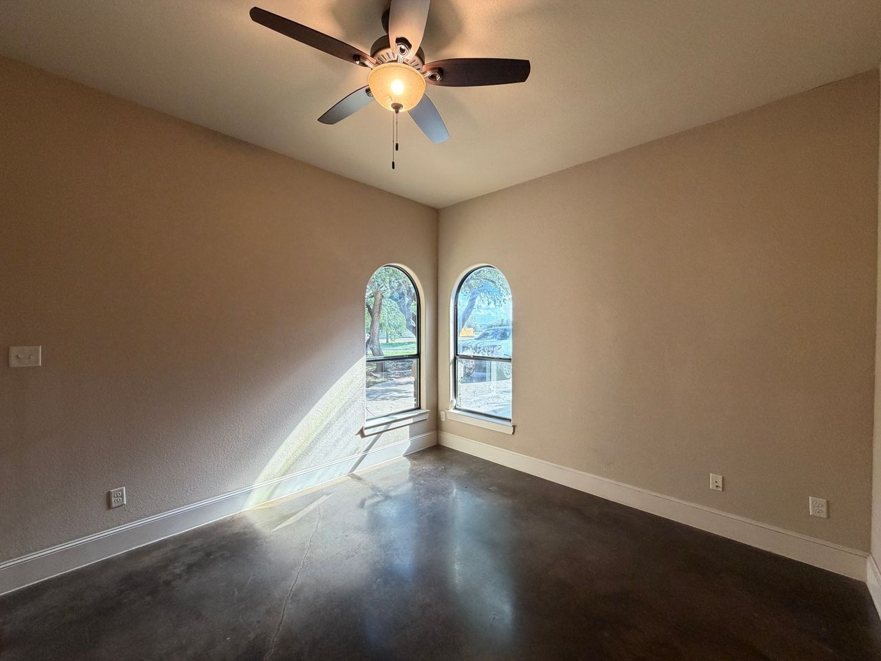 315 Tanner Ln - Photo 6 of 50