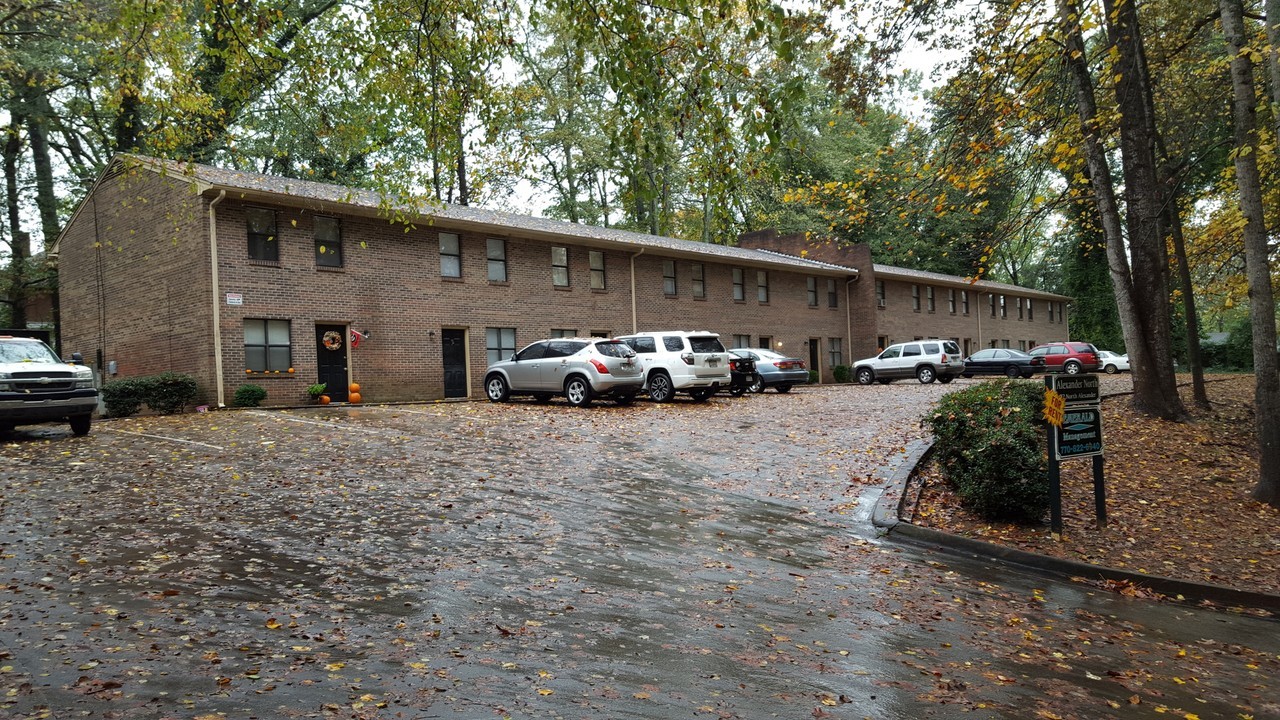 92 N Alexander St #8