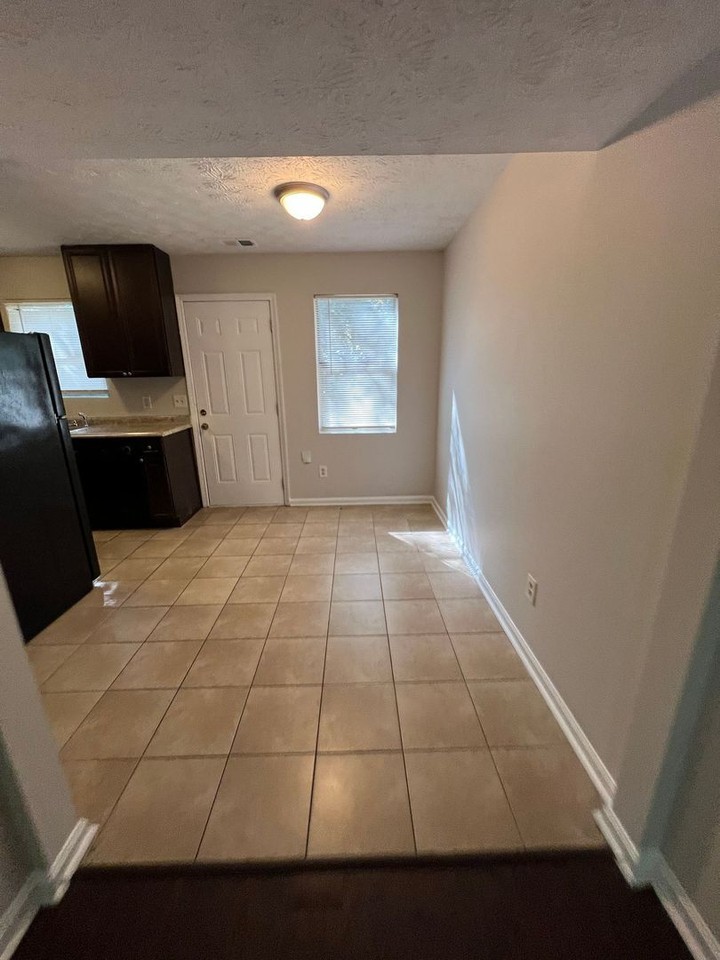 92 N Alexander St #8 - Photo 5 of 15