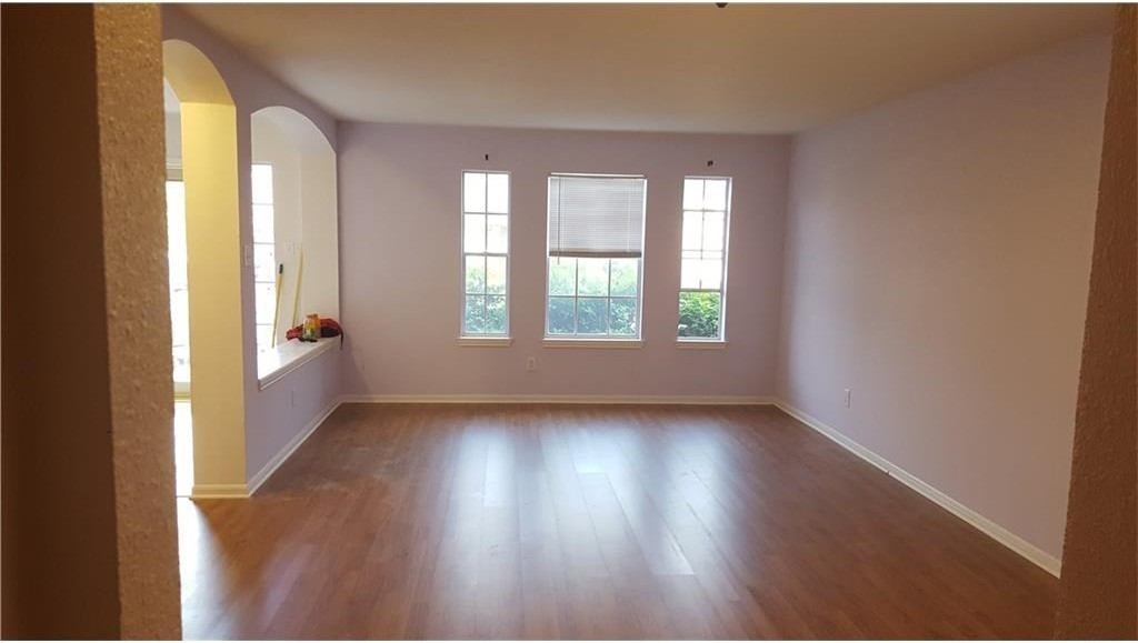 2321 Loquat Ln - Photo 5 of 14