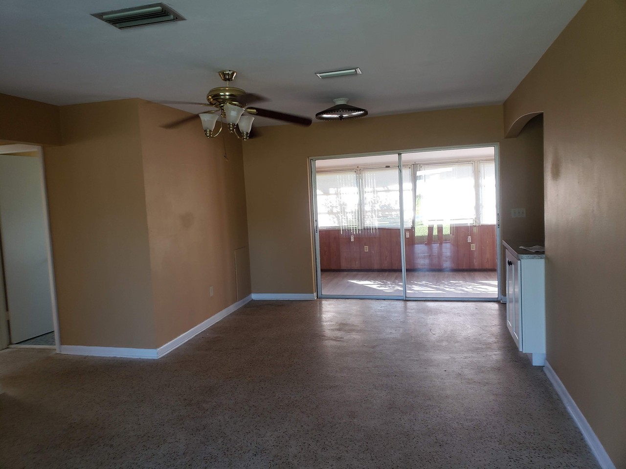 9361 N Citrus Springs Blvd - Photo 3 of 17