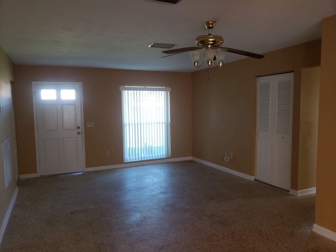 9361 N Citrus Springs Blvd - Photo 4 of 17