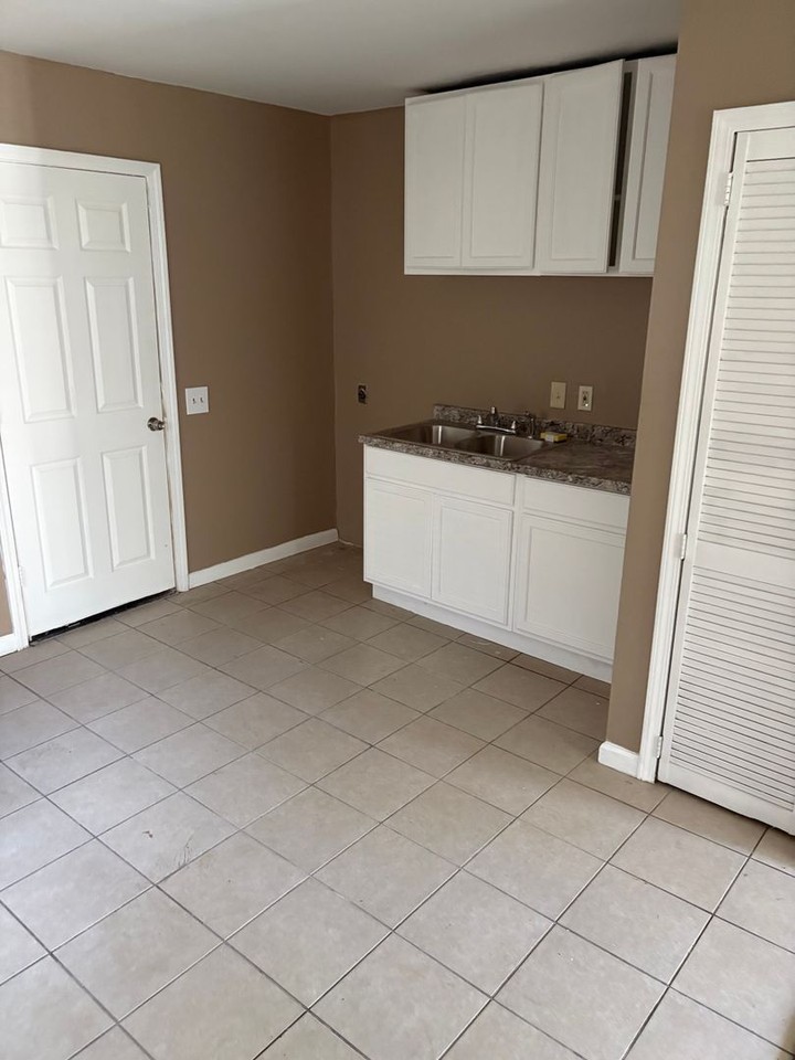 3633 Norton Ave - Photo 4 of 8
