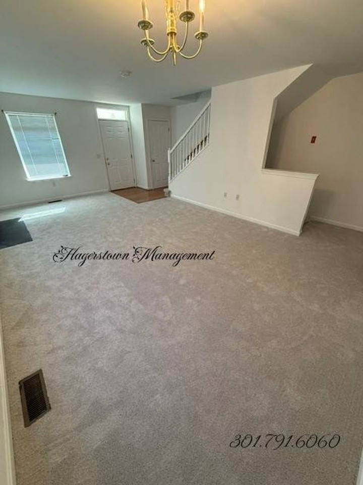 912 Lanvale St - Photo 7 of 12