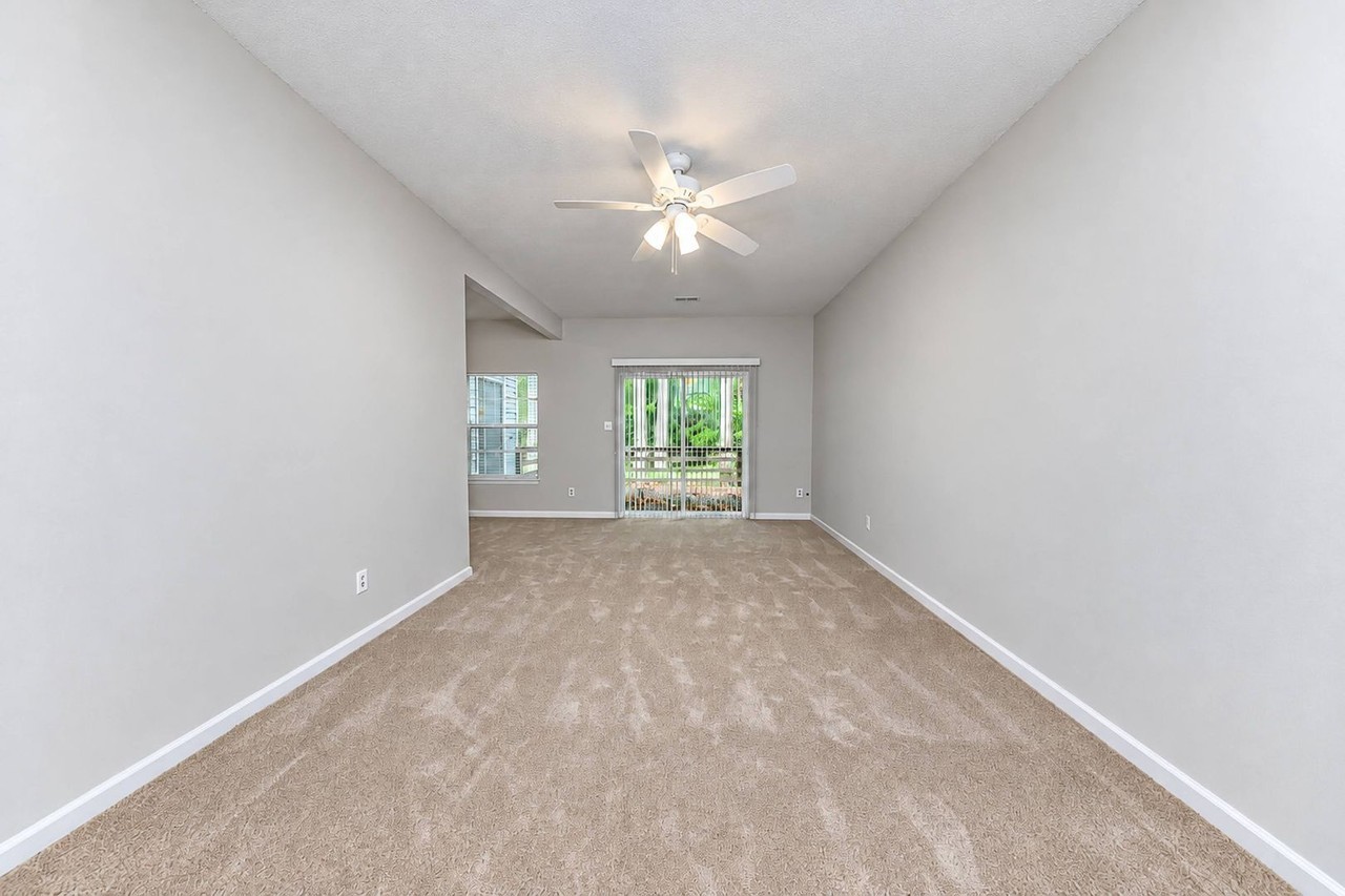 5410 Horan Ct - Photo 3 of 15