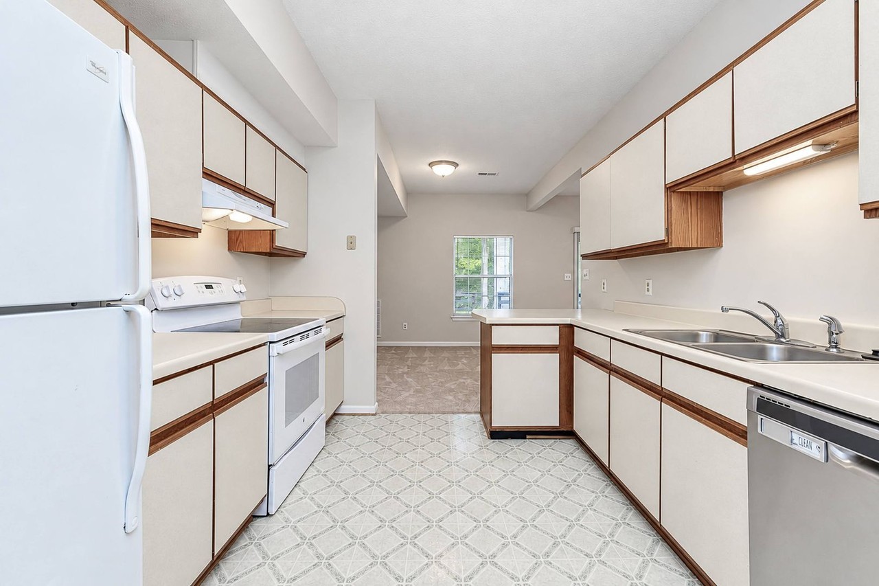 5410 Horan Ct - Photo 7 of 15